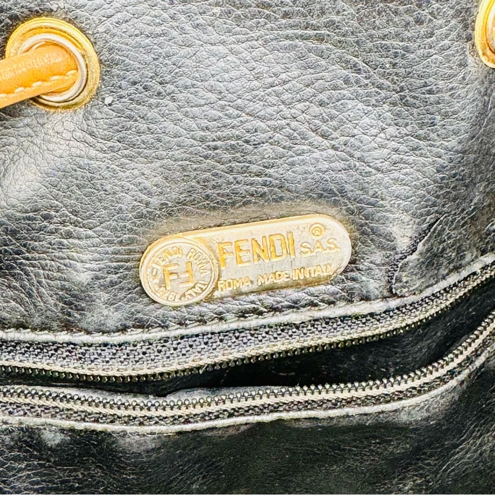 { Fendi } Vintage “Pequon” Brown & Black Crossbody Bucket Bag - Picture 11 of 15